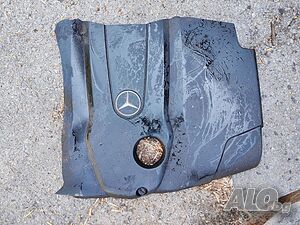 Mercedes 220 d 2017-2022 година капак декоративен над мотор Mercedes E CLASS W211 (2002-) моторче