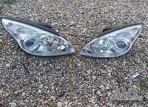 Продавам фарове Hyundai i30 ляв и десен Продавам два оригинални фара за Hyundai i30