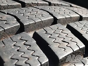 Гуми 205 65 16 C Ц Roadstone от Мишелин. Налични са 2 броя - нов внос. Не са нови!