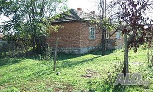 Къща в Бенковски
