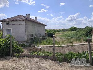 Едноетажна къща в Ломница