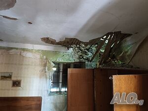 Стара къща в Ловчанци