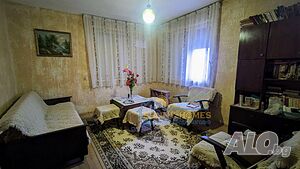 Масивна поддържана къща в с. Джулюница - реновиран покрив, готова за живеене