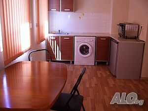 Обзаведен тристаен апартамент с изгоден наем