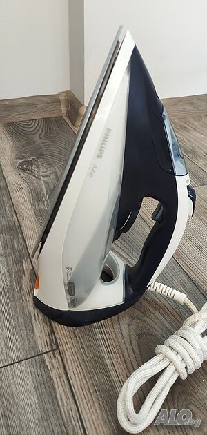 Парна ютия Philips Azur NL9206AD-4, 2400 W, Незалепваща гладеща плоча Steam Glide Plus, като ново