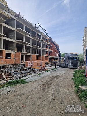 Камион с кран