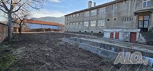 Производствено хале и парцел