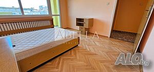 Тристаен апартамент под наем 80 кв.м Обзаведен Последен етаж