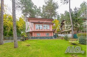 244 кв.м РЗП 1350 кв.м двор