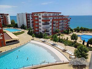 Студио. Първа линия на морето
