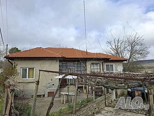 Къща в добро състояние на 18 км от Варна
