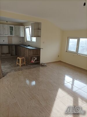 тристаен апартамент в гр. Камено Тристаен апартамент 83 кв.м Тухла 2005 г. 3 етаж Последен етаж | Апартаменти | Камено