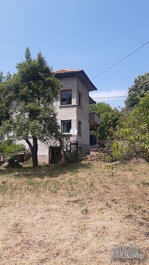 Къща в с. Караиванца