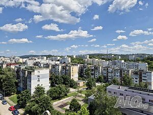 Тристаен, панел, с гараж