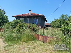 Къща, близо до гр. Елена