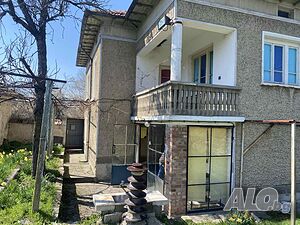 Къща с кладенец, с. Буря
