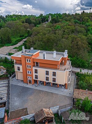 Многостаен с 360-градусова панорамна тераса! Собствен асансьор! Впечатляваща площ: 468 кв.м.!