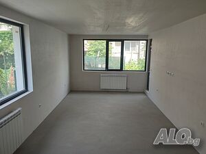Газифицирано двустайно жилище с паркомясто