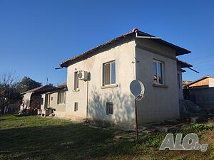 Самостоятелна къща