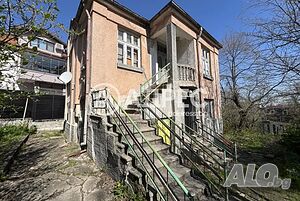 Ексклузивно! Къща със собствен парцел от 345 кв.м. на ул. ”Цар Симеон Велики”-кв. Младежки хълм!