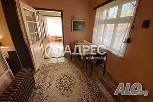 *** Самостоятелна едноетажна къща до Новия парк! ***