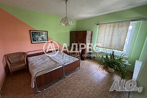 Къща в с. Свирково Двуетажна къща 107 кв.м РЗП 2072 кв.м двор | Къщи, Вили | Свирково
