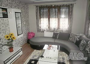 Етаж от къща в кв. “Република“