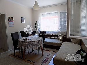 Тристаен апартамент в кв. ”Училищни”