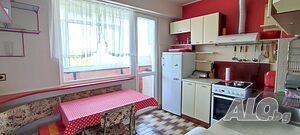 Тристаен апартамент на осми етаж в кв. Тракия