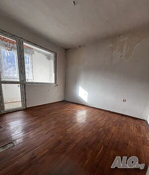 Тристаен апартамент кв. Боян Българанов 2