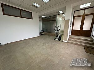 Магазин 140 кв.м Последен етаж