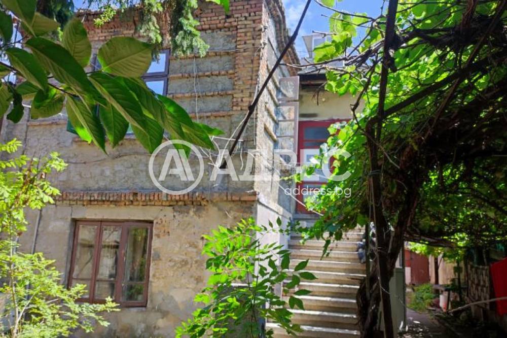 Етаж от къща, Варна, Колхозен пазар, 60 кв.м., 85000 €
