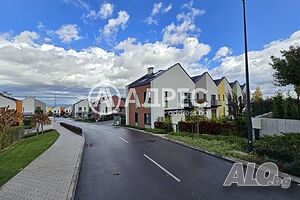 Къща/Вила, Лозен, 181 кв.м., 2000 €