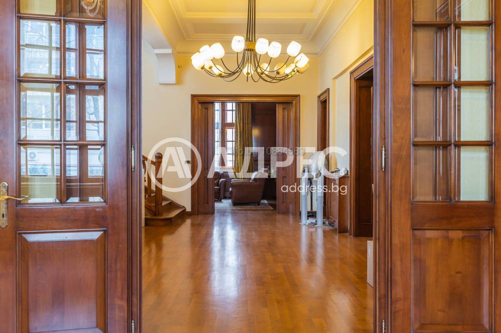 Къща/Вила, Варна, Идеален център, 1064 кв.м., 7250000 €
