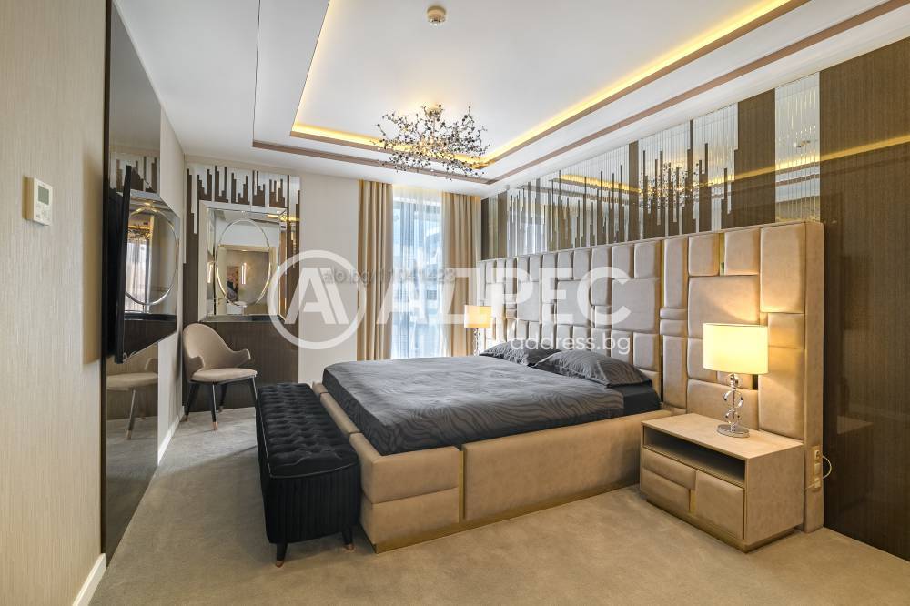 Многостаен, Варна, к.к. Слънчев ден, 581 кв.м., 2225827 €