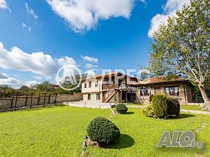 Къща/Вила, Близнаци, Белите Поляни, 261 кв.м., 395000 €