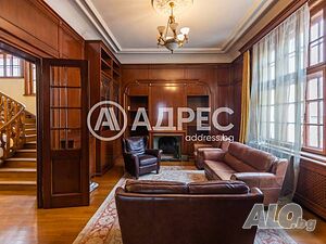 Офис Сграда/ Търговски център, Варна, Общината, 1027 кв.м., 7500000 €
