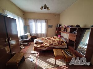 Агенция АДРЕС продава етаж от къща