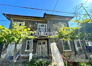 Продава къща с двор в село Присово 643648