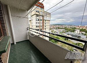Продава тристаен апартамент 696525