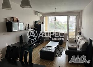 Продава тристаен апартамент 693512