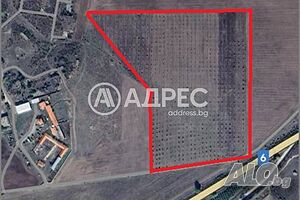 Парцел на главен път до летището
