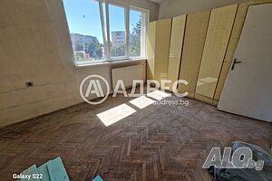 Тристаен апартамент в центъра, ключ за огледи