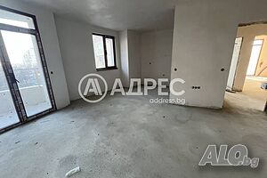 Тристаен ново строителство до Кауфланд