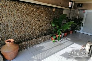 ОФИС под наем Офис Кабинет Салон за красота 20 кв.м Партер | Магазини, Офиси, Кабинети, Салони | Широк център Ямбол