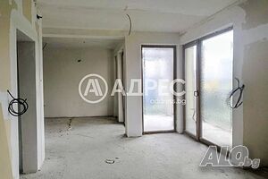 Двустаен апартамент в кв. Аврен