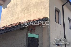 Двуетажна КЪЩА в с. Победа
