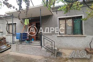 Самостоятелна къща в Стралджа