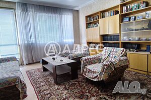 Тристаен апартамент в кв. Зорница