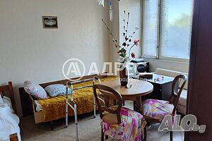 Двустаен апартамент в кв. Зорница